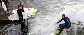 City-Tipp: München: Eisbach – Surfen im Park