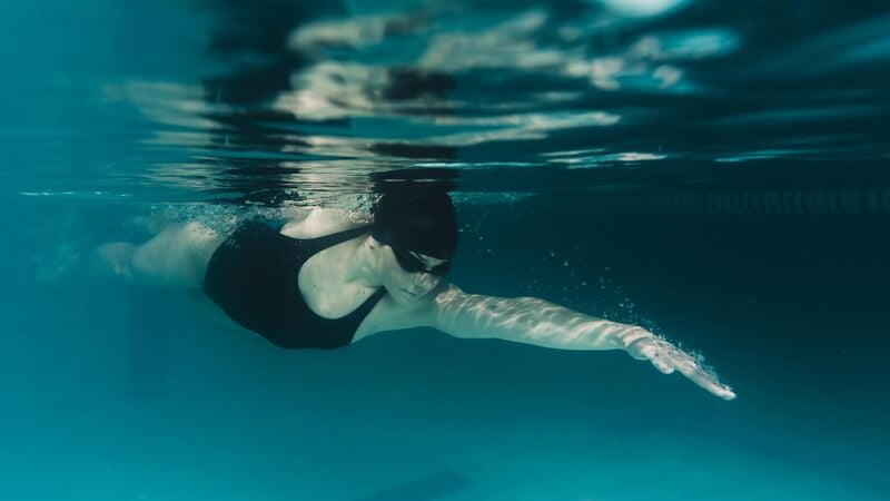 Darum schwimmen Sie langsamer als nötig
