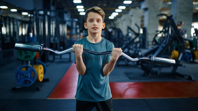 So trainieren Kids sicher mit Gewichten